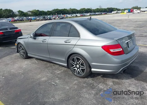 2013 Mercedes-Benz C 250 Sport from USA, damaged, VIN WDDGF4HB0DR287017